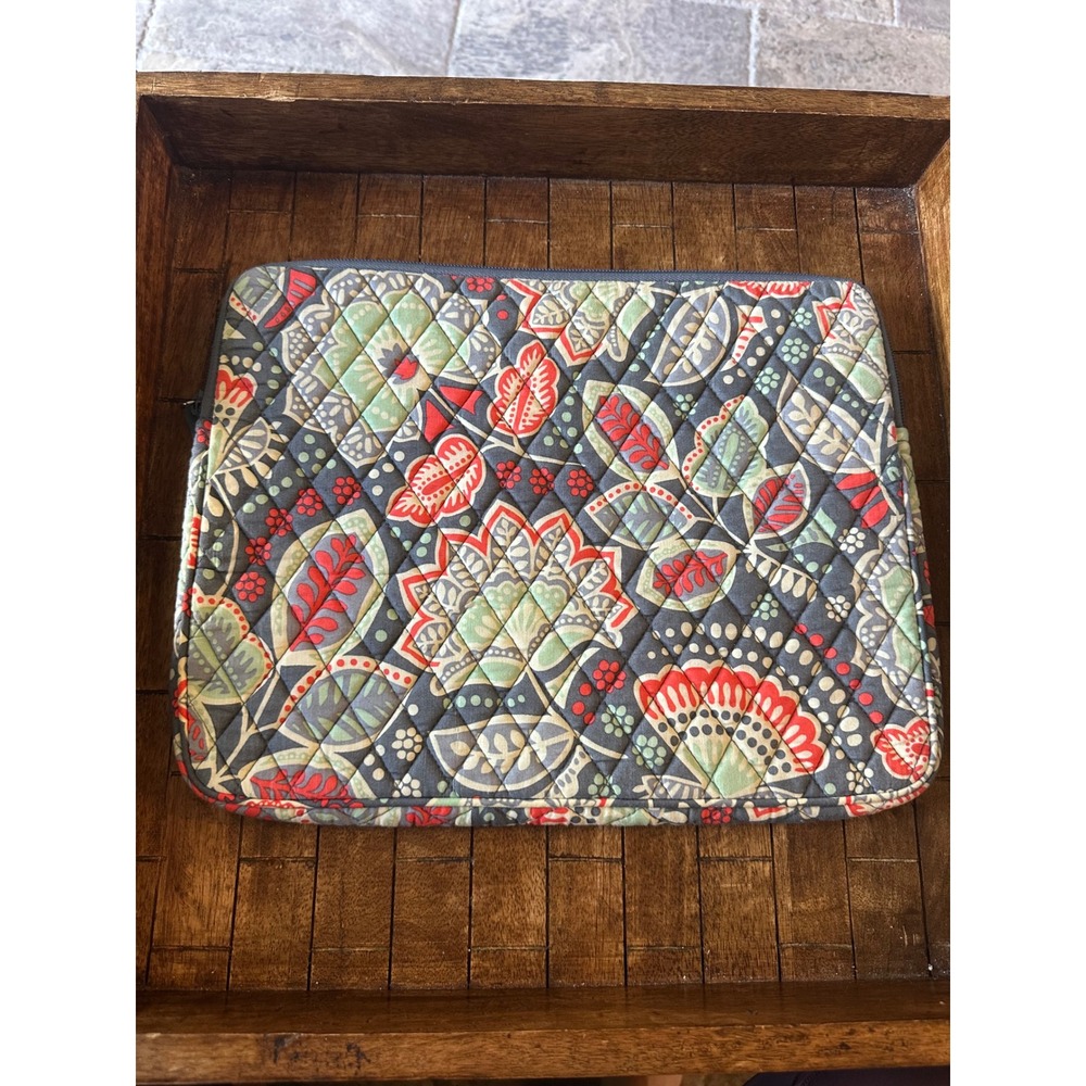 Vera Bradley Quilted Pouch Organizer Floral Print Red Green Gray Zip Pouch 14 in